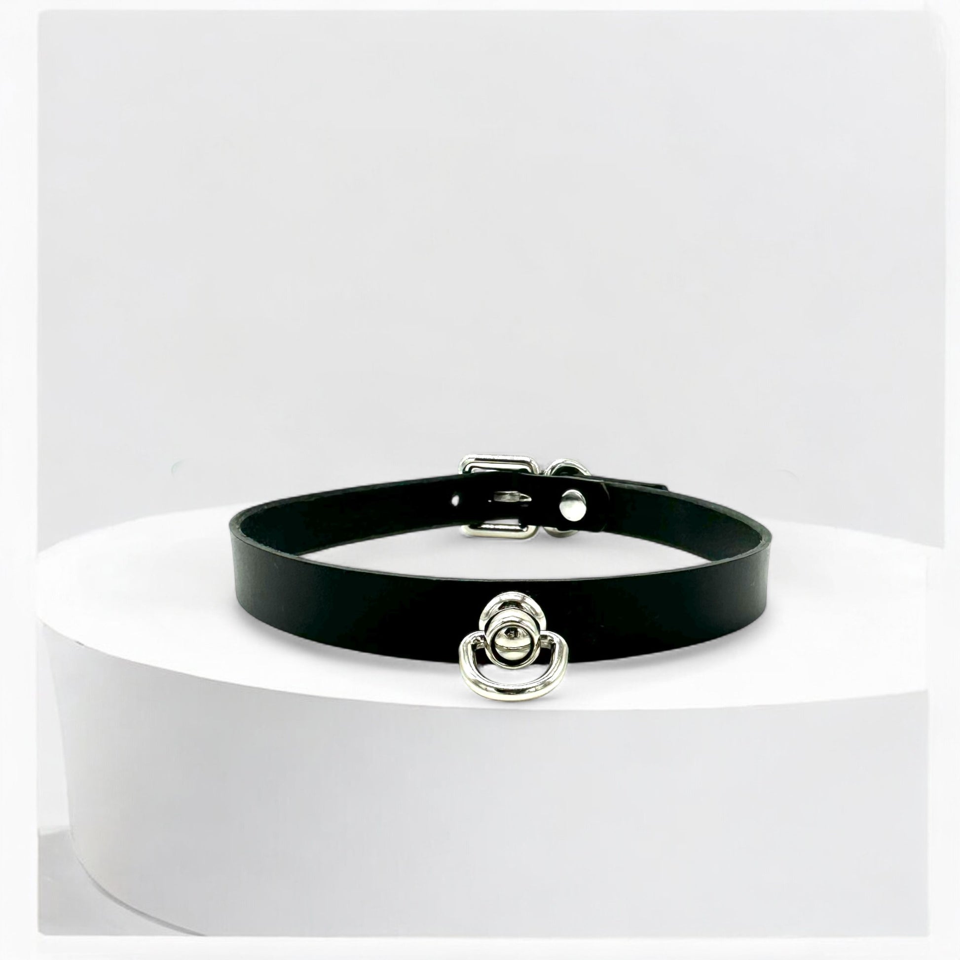 Black Italian Buttero leather middle O-Link choker with silver clasp