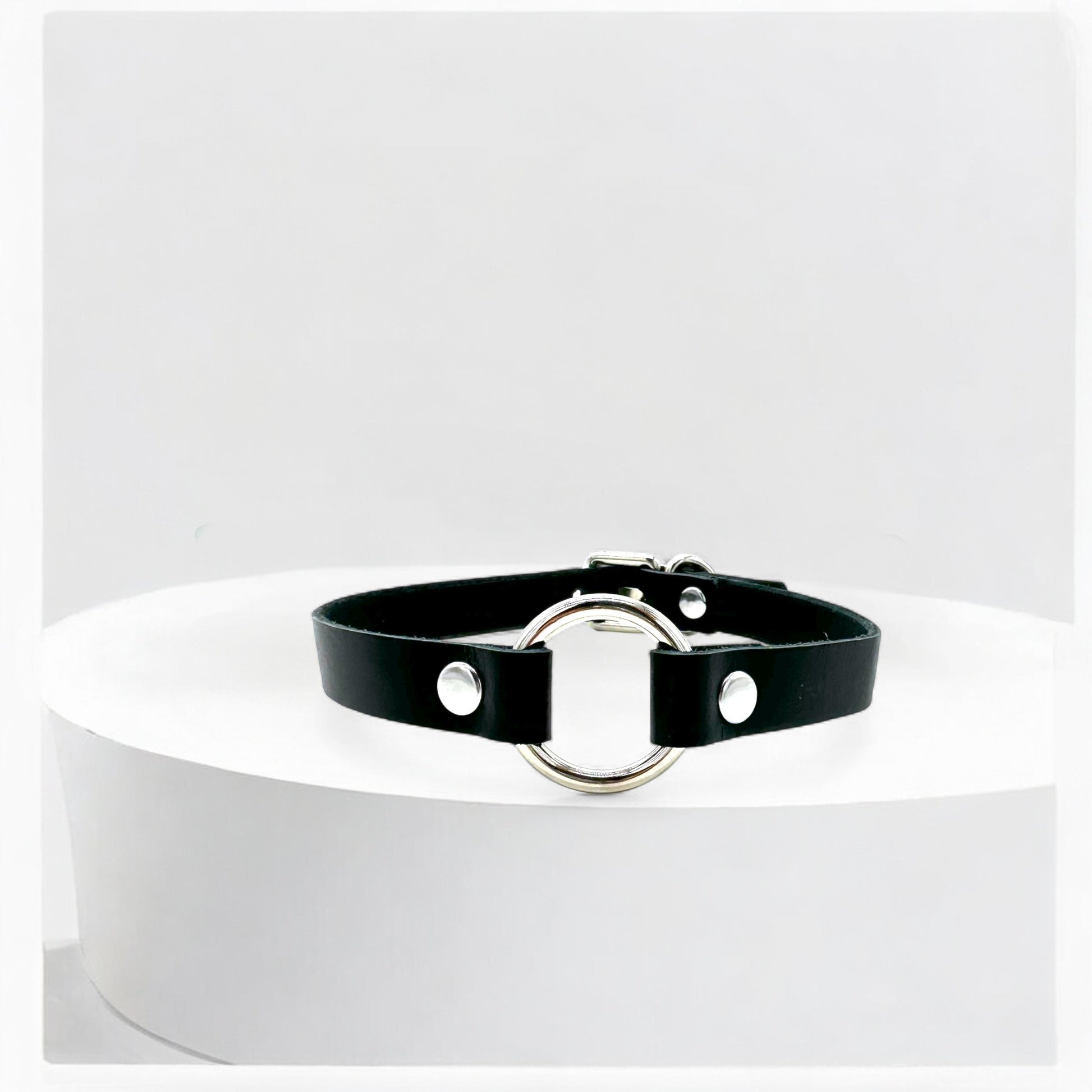 Black Italian Buttero leather O-Ring choker with silver hardware