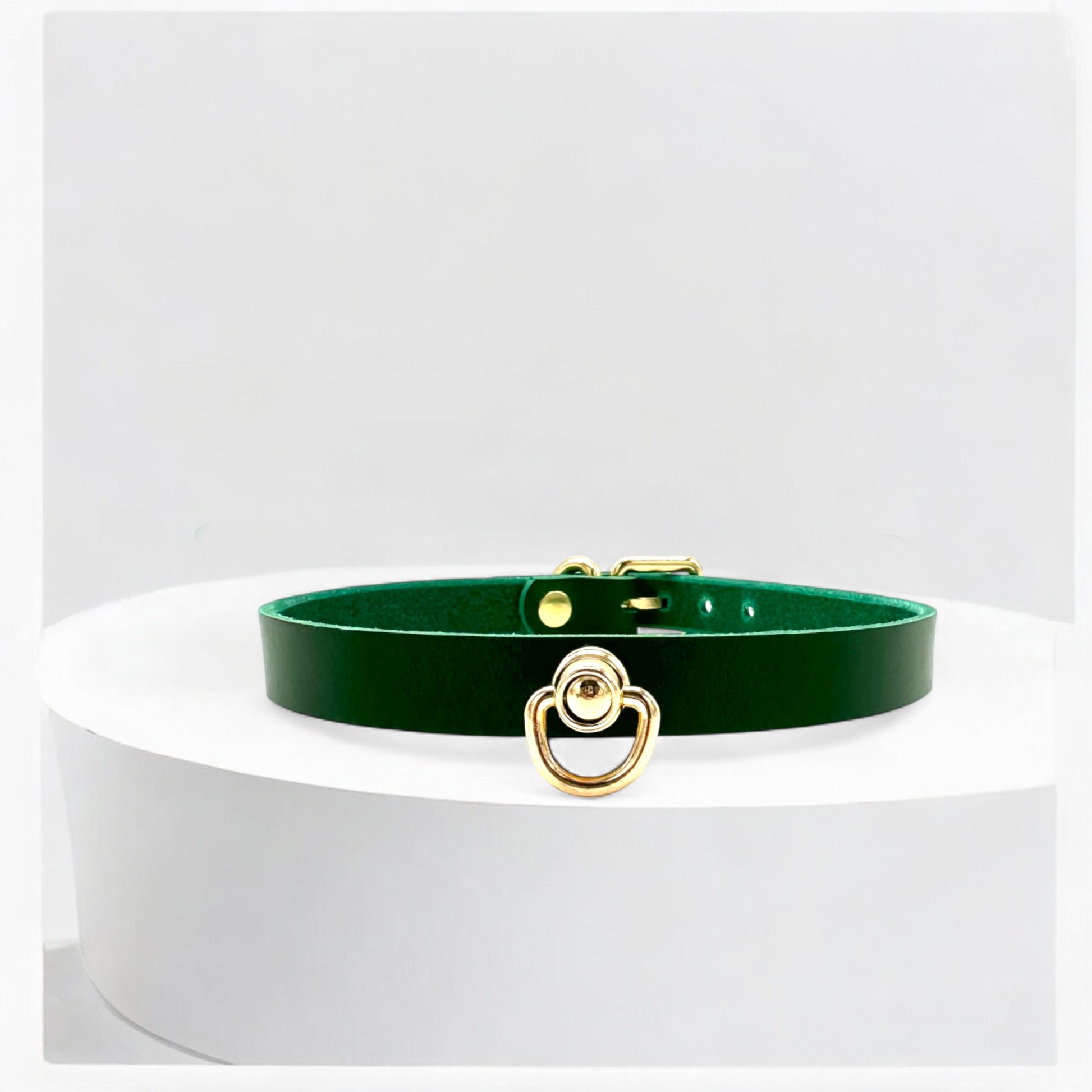 Green Italian Buttero leather middle O-Link choker with gold buckle