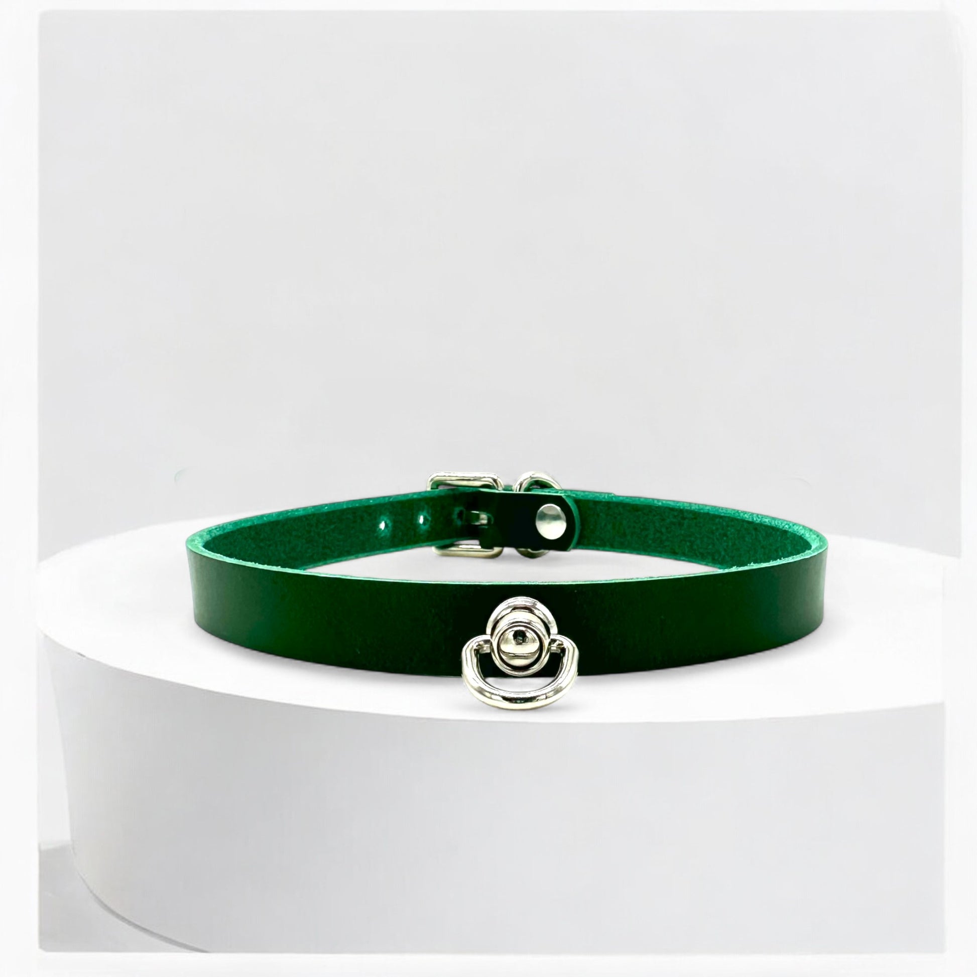Green Italian Buttero leather middle O-Link choker with silver clasp