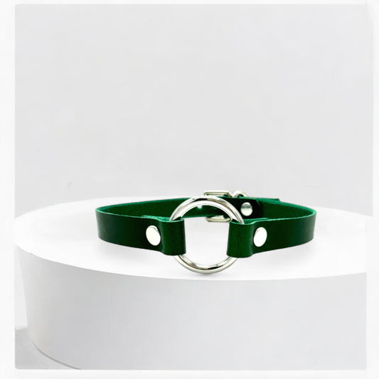 Green Italian Buttero leather O-Ring choker with silver hardware