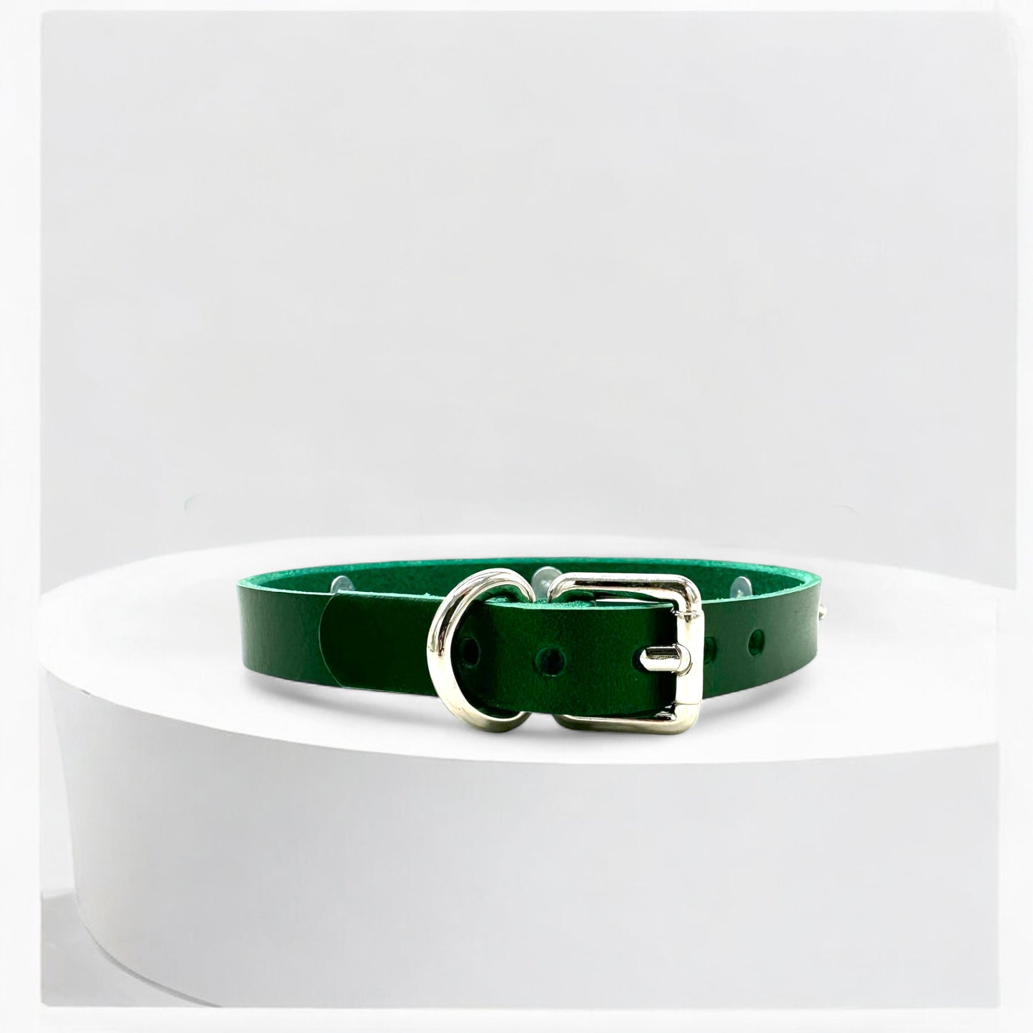 Green triple O-link choker with silver buckle strap