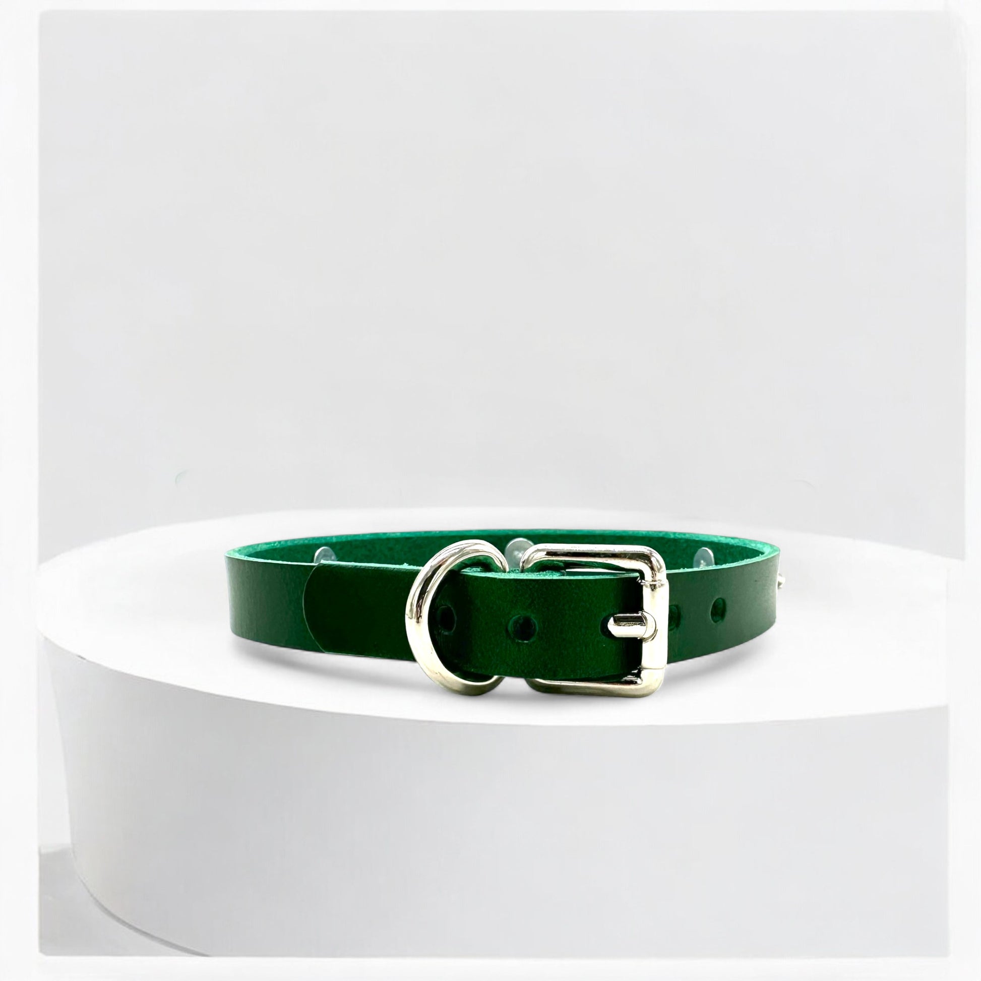 Green triple O-link choker with silver buckle strap