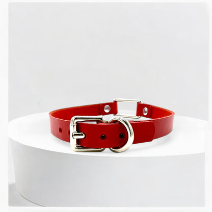 Red rectangle-link choker with silver buckle strap